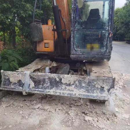 三一重工SY95C履带式挖掘机