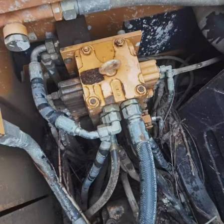 三一重工SY95C履带式挖掘机