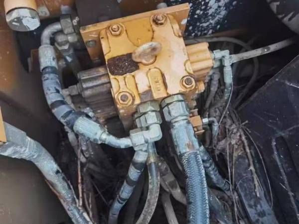 三一重工SY95C履帶式挖掘機(jī)