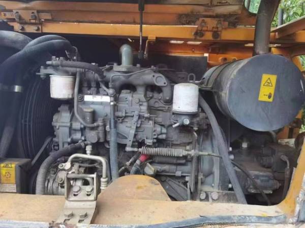 三一重工SY95C履帶式挖掘機(jī)