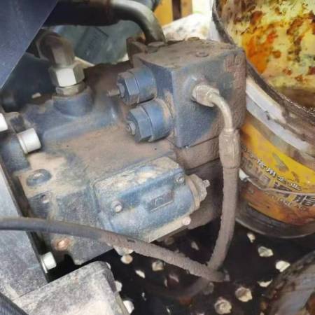 三一重工SY95C履带式挖掘机