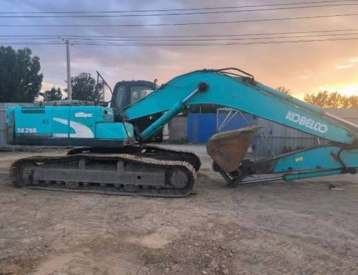 神钢SK260履带式挖掘机