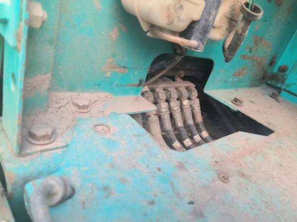 神鋼SK260履帶式挖掘機(jī)