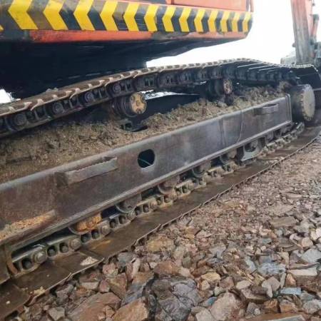 斗山DH225-7履带式挖掘机