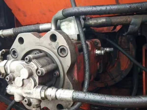 斗山DH225-7履帶式挖掘機(jī)