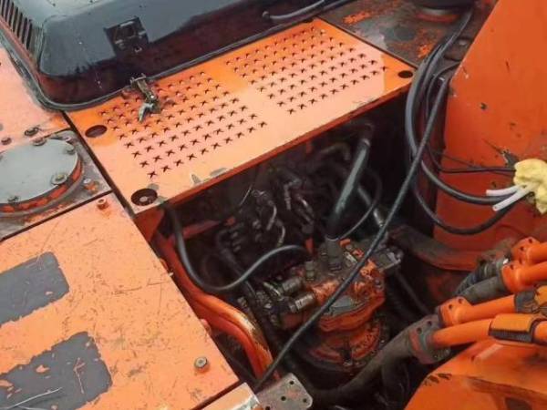 斗山DH225-7履帶式挖掘機(jī)