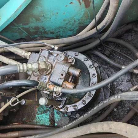 神钢SK250履带式挖掘机