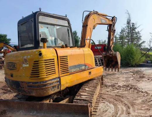 雷沃重工FR60履带式挖掘机