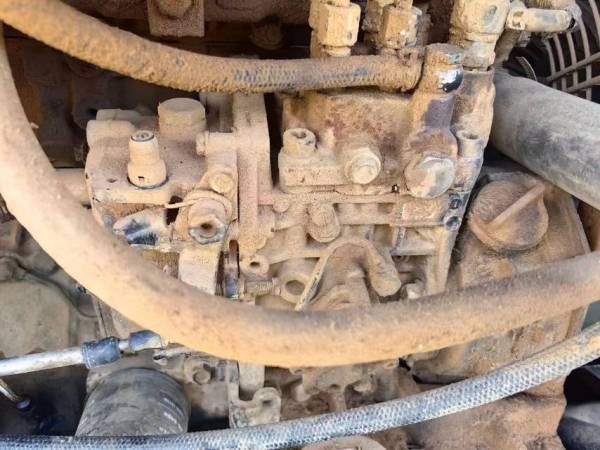 雷沃重工FR60履帶式挖掘機(jī)