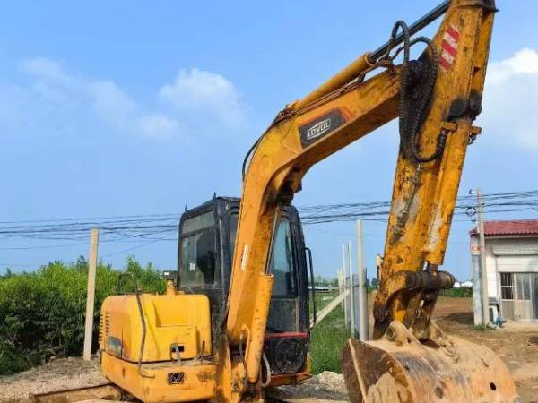 雷沃重工FR60履帶式挖掘機(jī)