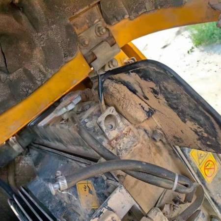 雷沃重工FR60履带式挖掘机