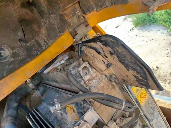 雷沃重工FR60履帶式挖掘機(jī)