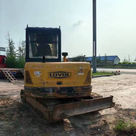 雷沃重工FR60履带式挖掘机