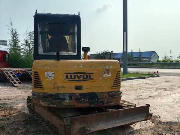 雷沃重工FR60履帶式挖掘機(jī)