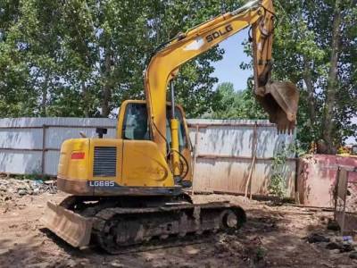 山東臨工LG685履帶式挖掘機(jī)