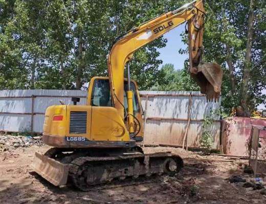 山东临工LG685履带式挖掘机