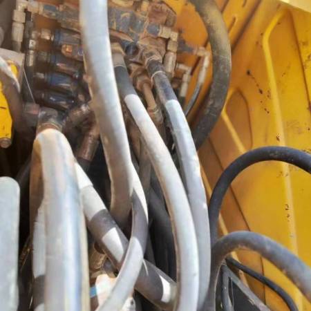 山东临工LG685履带式挖掘机