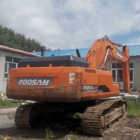 斗山DH300-7履带式挖掘机