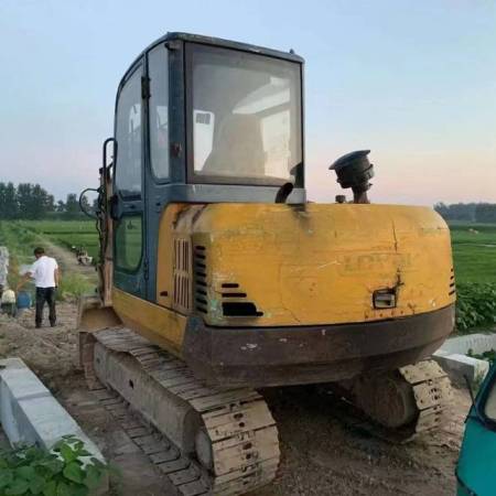 雷沃重工FR60履带式挖掘机