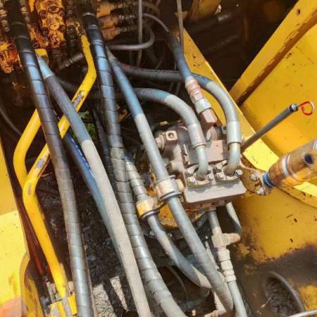 小松PC220-7履带式挖掘机