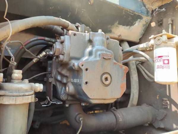 小松PC220-7履帶式挖掘機(jī)