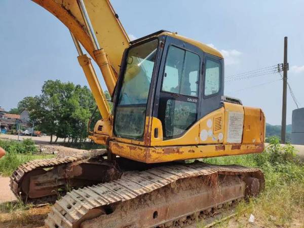 小松PC220-7履帶式挖掘機(jī)