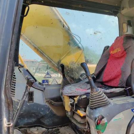 小松PC220-7履带式挖掘机