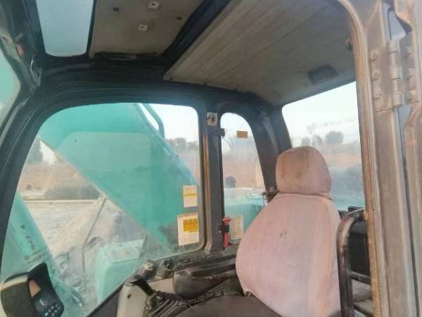 神鋼SK330-6E履帶式挖掘機(jī)