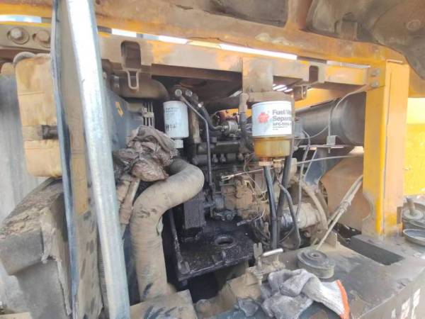 雷沃重工FR80-7履帶式挖掘機