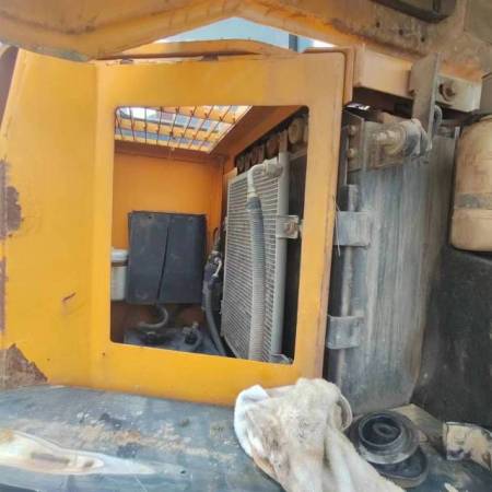 雷沃重工FR80-7履带式挖掘机