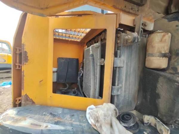 雷沃重工FR80-7履帶式挖掘機