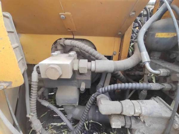 雷沃重工FR80-7履帶式挖掘機