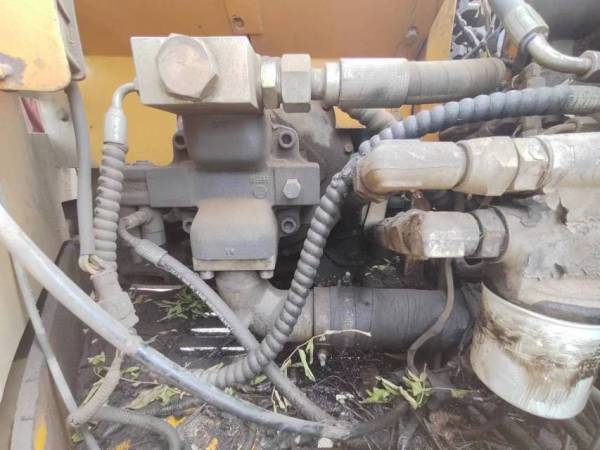 雷沃重工FR80-7履帶式挖掘機