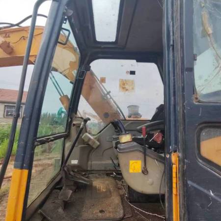 雷沃重工FR80-7履带式挖掘机