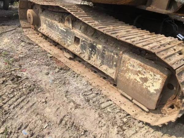 雷沃重工FR60履帶式挖掘機