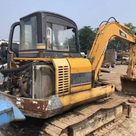 雷沃重工FR60履带式挖掘机