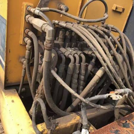 雷沃重工FR60履带式挖掘机