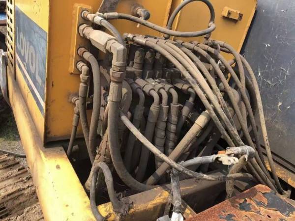 雷沃重工FR60履帶式挖掘機