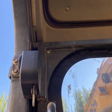 雷沃重工FR360-7履带式挖掘机