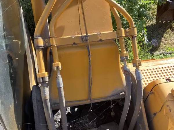 雷沃重工FR360-7履帶式挖掘機(jī)