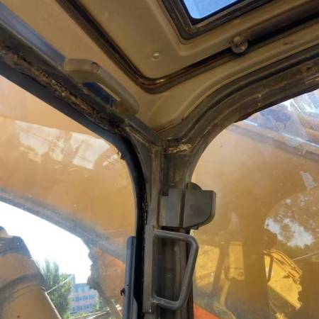 雷沃重工FR360-7履带式挖掘机