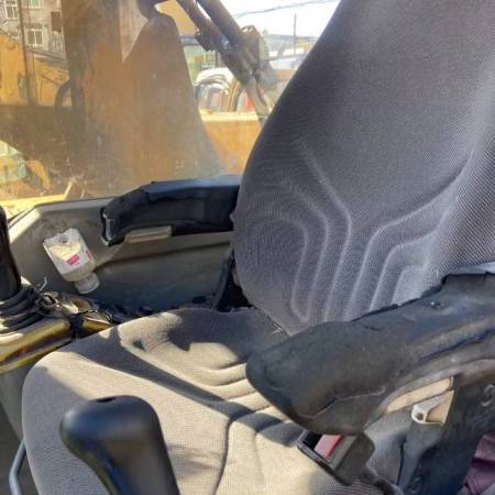 雷沃重工FR360-7履带式挖掘机