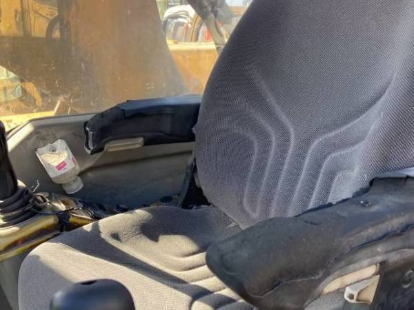 雷沃重工FR360-7履帶式挖掘機(jī)