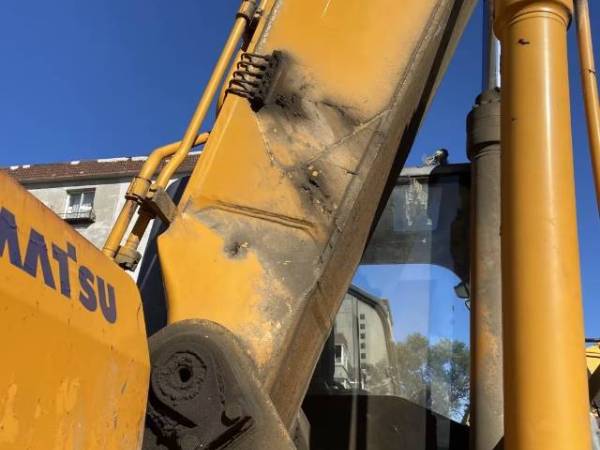 雷沃重工FR360-7履帶式挖掘機(jī)