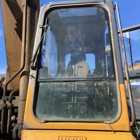 雷沃重工FR360-7履带式挖掘机