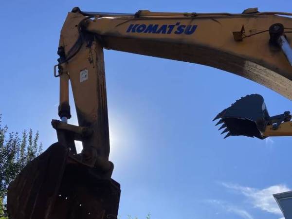 雷沃重工FR360-7履帶式挖掘機(jī)