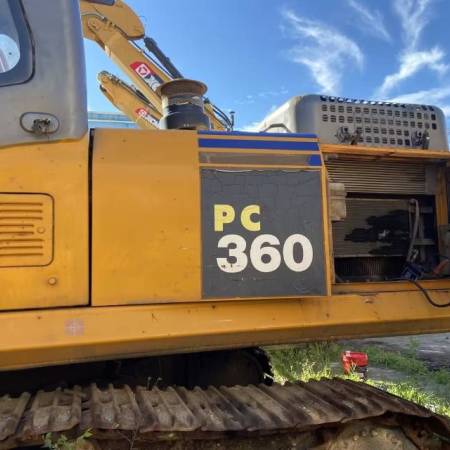 雷沃重工FR360-7履带式挖掘机