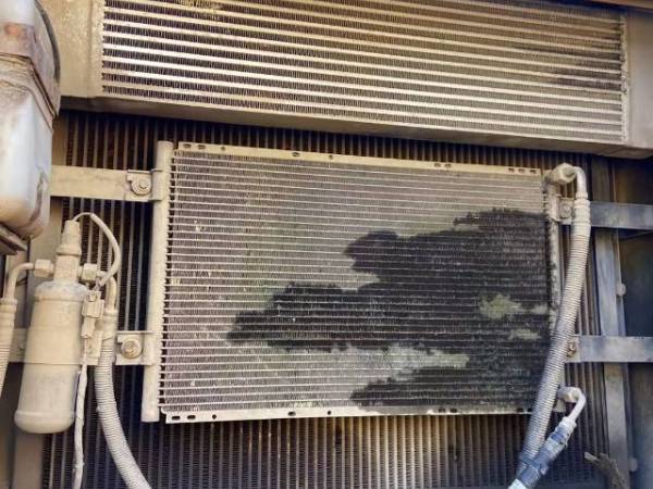 雷沃重工FR360-7履帶式挖掘機(jī)