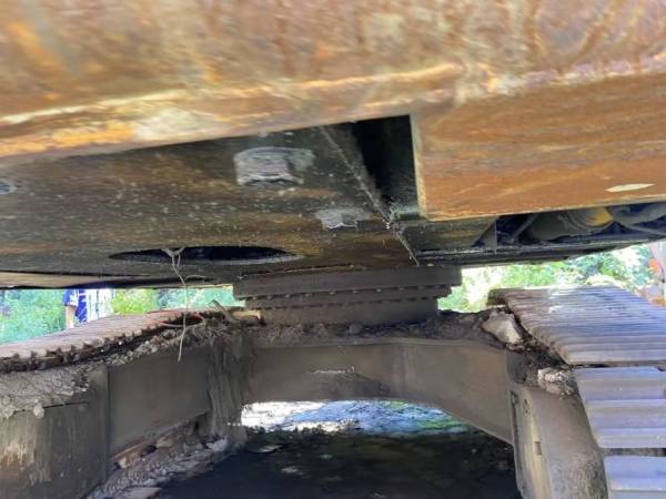 雷沃重工FR360-7履帶式挖掘機(jī)