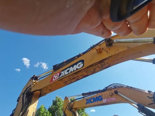 徐工XE490D履帶式挖掘機